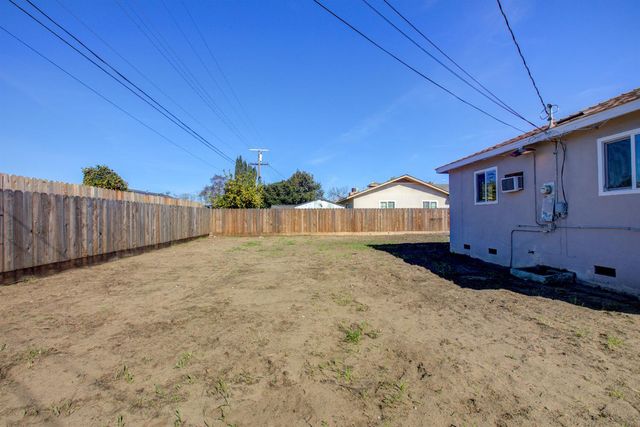 311 Charles Ave, Manteca, CA 95336