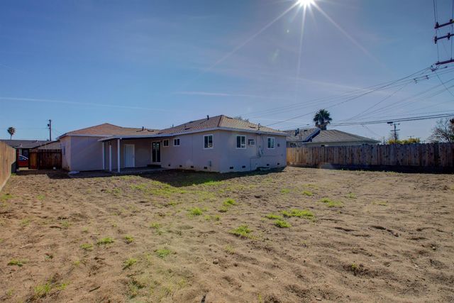 311 Charles Ave, Manteca, CA 95336
