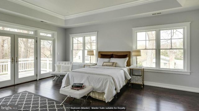 9814 FERNWOOD RD, Bethesda, MD 20817