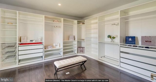 9814 FERNWOOD RD, Bethesda, MD 20817