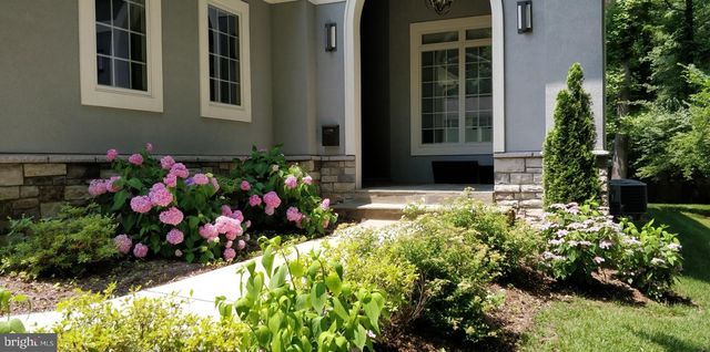 9814 FERNWOOD RD, Bethesda, MD 20817