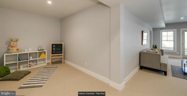 9814 FERNWOOD RD, Bethesda, MD 20817