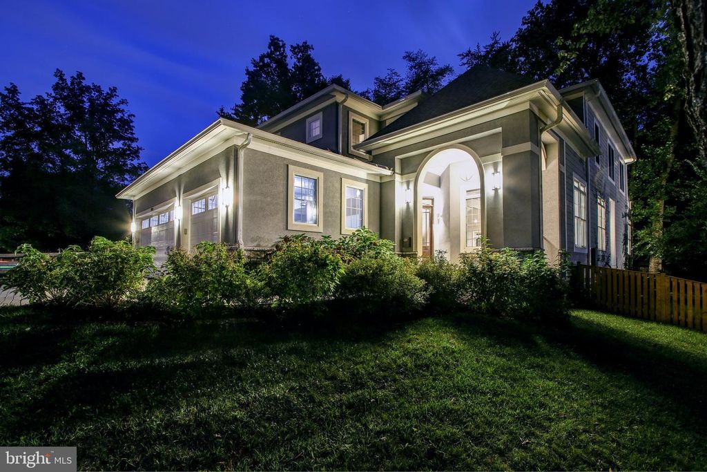 9814 FERNWOOD RD, Bethesda, MD 20817