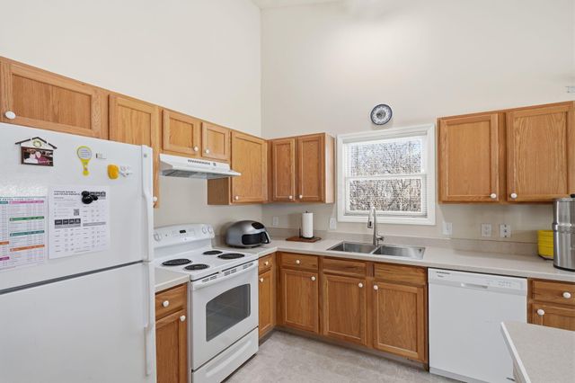 670 Redwood Valley Drive, Blacklick, OH 43004