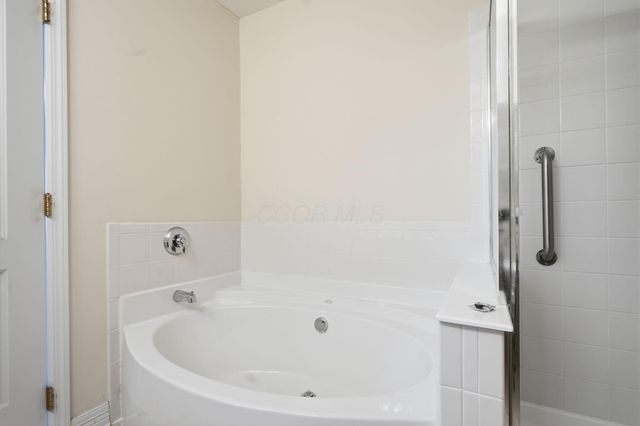 670 Redwood Valley Drive, Blacklick, OH 43004