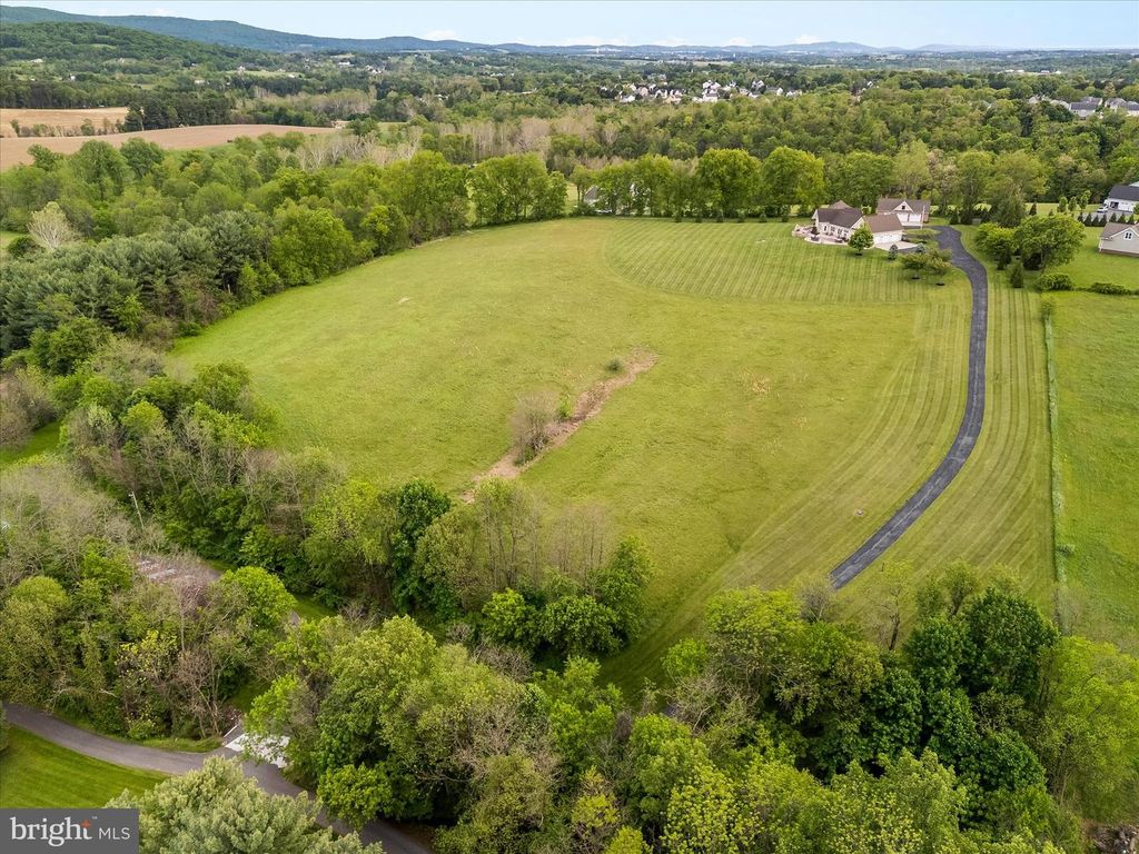 Image 65 of property listing at 10691 EASTERDAY RD, Myersville, MD 21773
