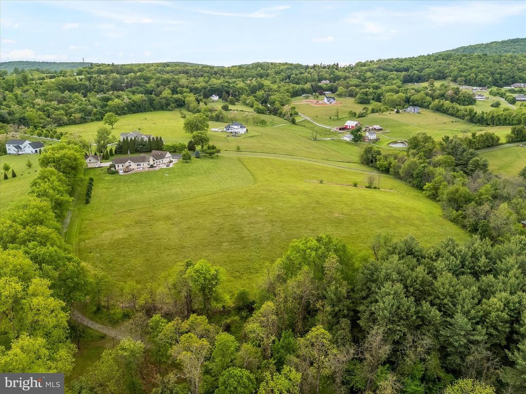 Image 66 of property listing at 10691 EASTERDAY RD, Myersville, MD 21773