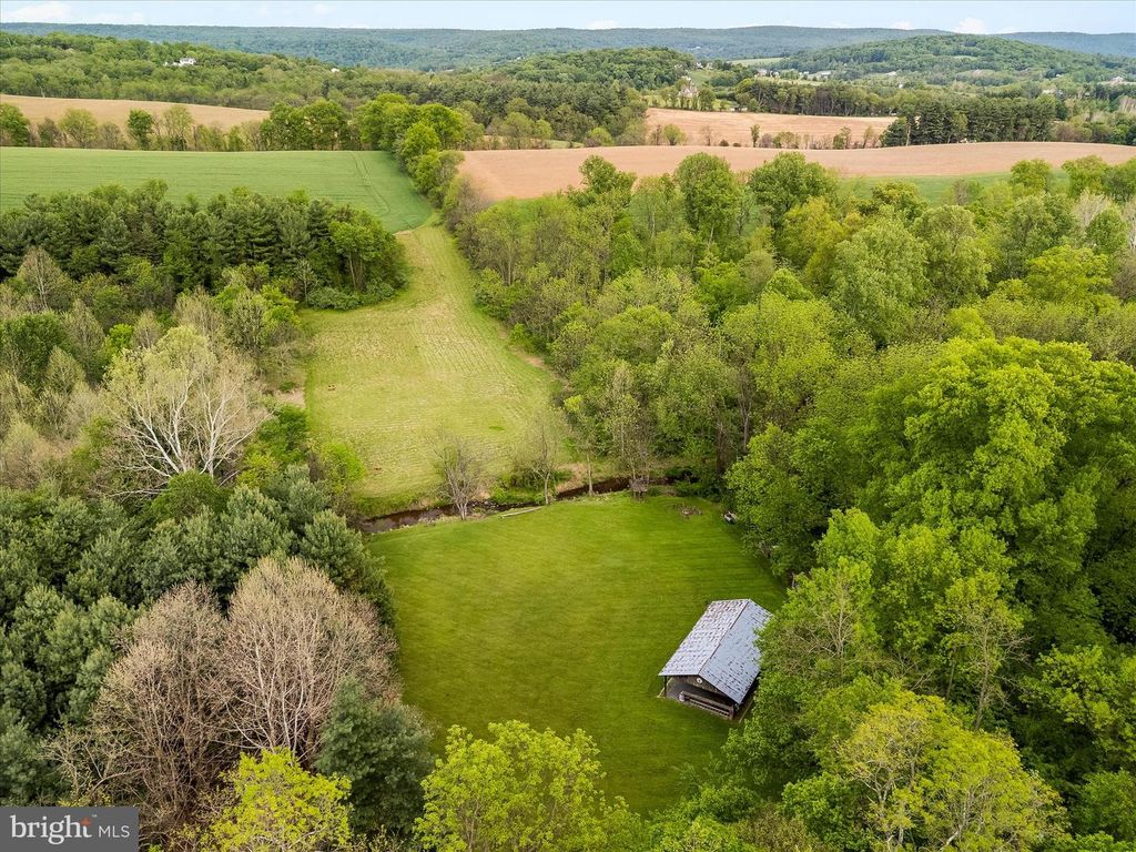Image 70 of property listing at 10691 EASTERDAY RD, Myersville, MD 21773