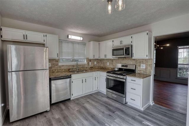 502 N Summit N, Stone Mountain, GA 30083