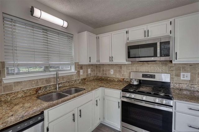 502 N Summit N, Stone Mountain, GA 30083