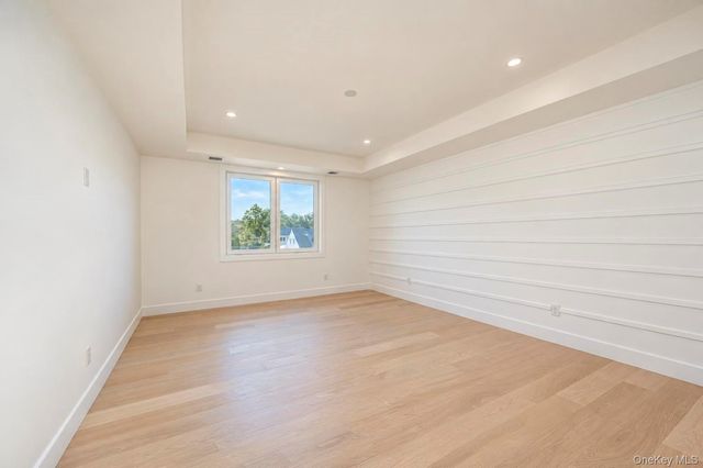 93 Stone, Levittown, NY 11756