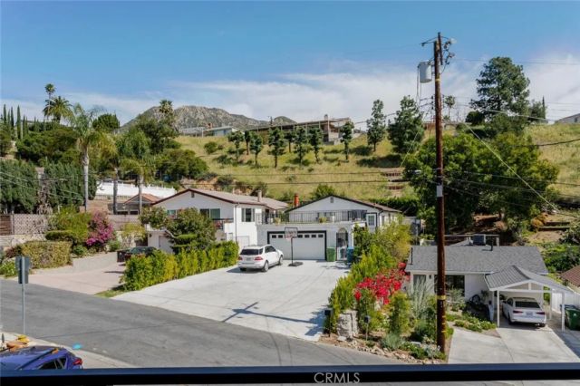 10787 Las Lunitas Avenue, Tujunga, CA 91042