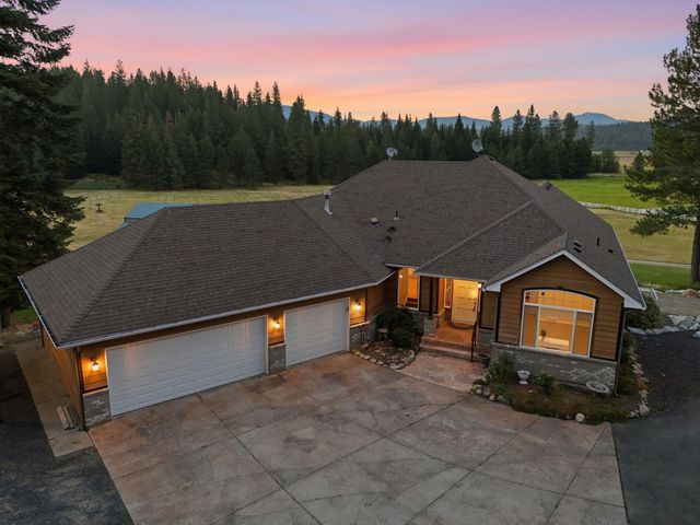 23815 E Winter Pine Ln, Newman Lake, WA 99025