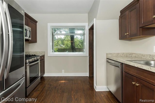1924 Pinecrest Drive, Ferndale, MI 48220