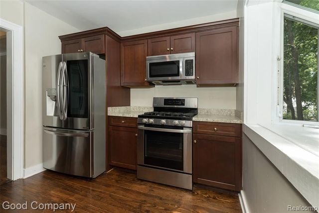1924 Pinecrest Drive, Ferndale, MI 48220