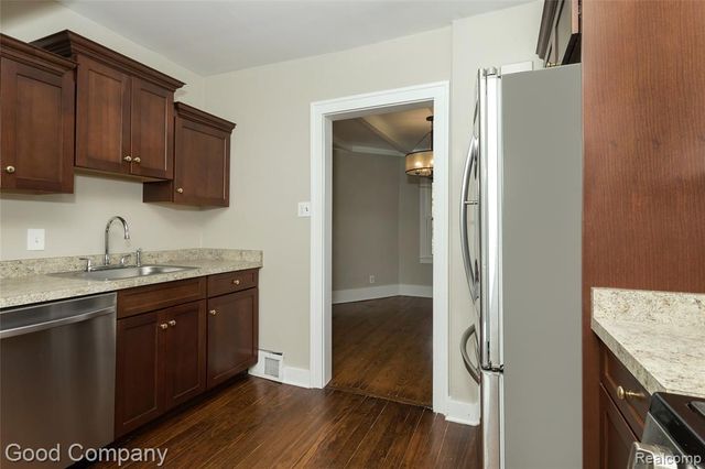 1924 Pinecrest Drive, Ferndale, MI 48220