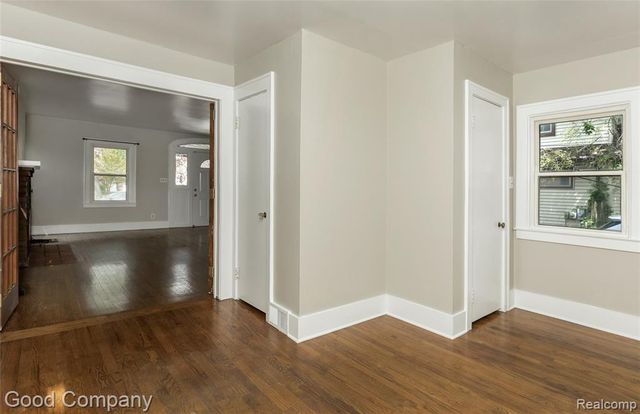 1924 Pinecrest Drive, Ferndale, MI 48220