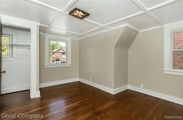 1924 Pinecrest Drive, Ferndale, MI 48220