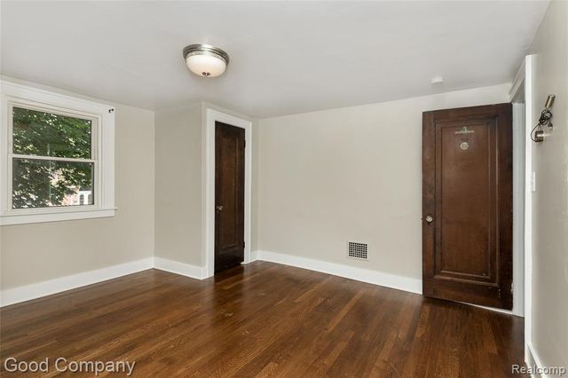 1924 Pinecrest Drive, Ferndale, MI 48220