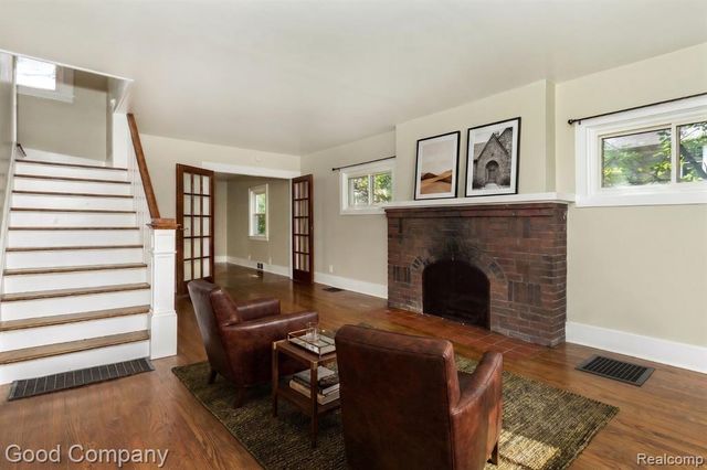 1924 Pinecrest Drive, Ferndale, MI 48220