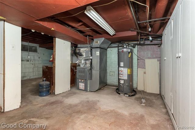 1924 Pinecrest Drive, Ferndale, MI 48220