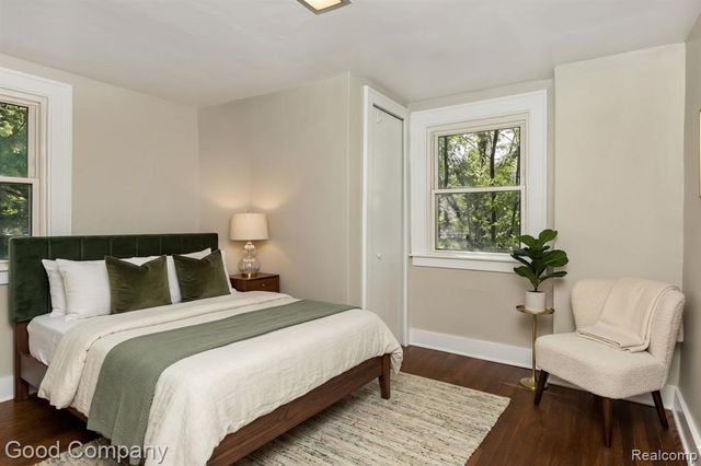 1924 Pinecrest Drive, Ferndale, MI 48220
