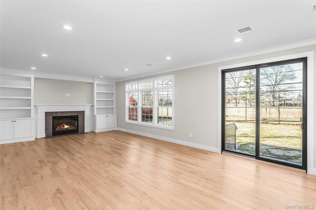 47 Shelter Hill Road, Plainview, NY 11803