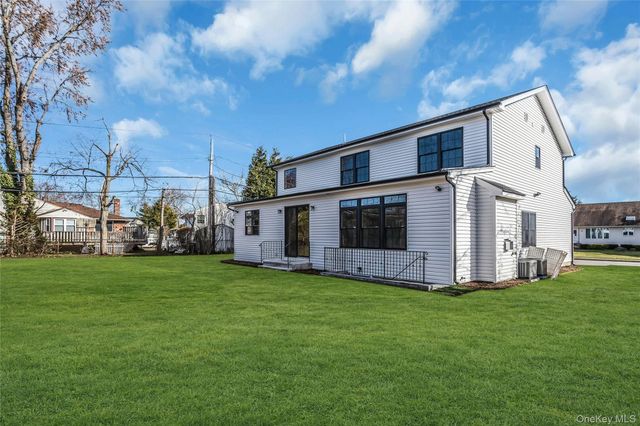 47 Shelter Hill Road, Plainview, NY 11803