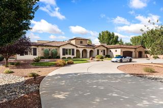 9421 RIVERFRONT Road NW, Albuquerque, NM 87114