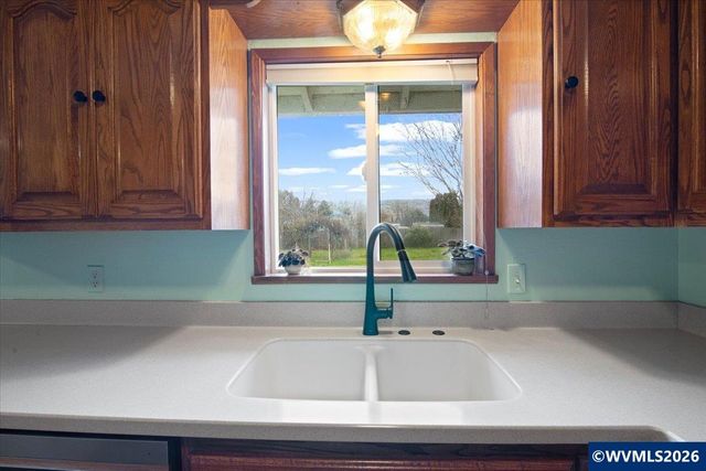 247 Cedar St, Lyons, OR 97358