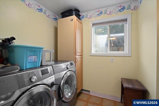 247 Cedar St, Lyons, OR 97358