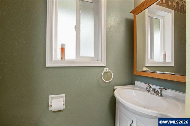 247 Cedar St, Lyons, OR 97358