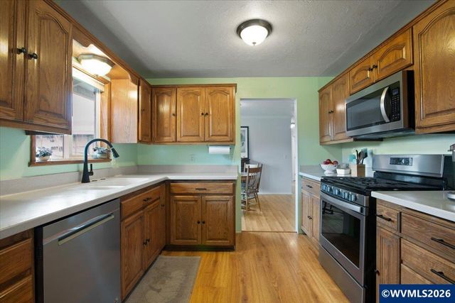 247 Cedar St, Lyons, OR 97358