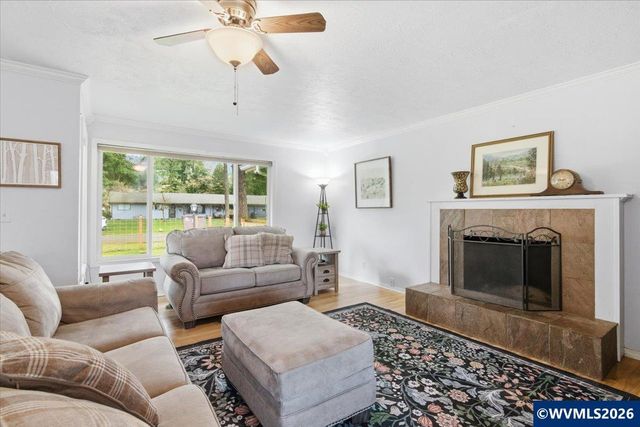 247 Cedar St, Lyons, OR 97358