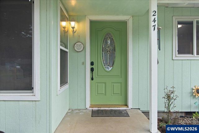 247 Cedar St, Lyons, OR 97358