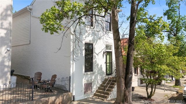 422 St Michaels Avenue, Madison, IN 47250