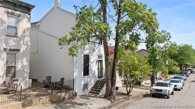 422 St Michaels Avenue, Madison, IN 47250
