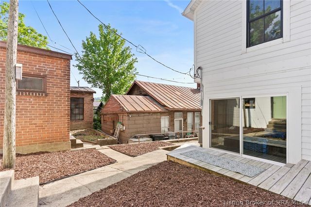 422 St Michaels Avenue, Madison, IN 47250