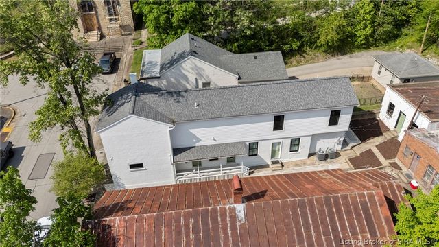 422 St Michaels Avenue, Madison, IN 47250