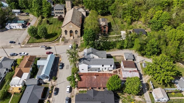 422 St Michaels Avenue, Madison, IN 47250