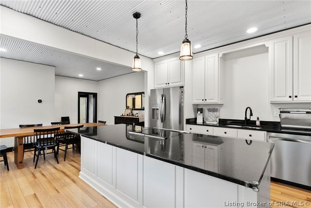 422 St Michaels Avenue, Madison, IN 47250