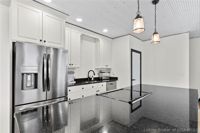 422 St Michaels Avenue, Madison, IN 47250
