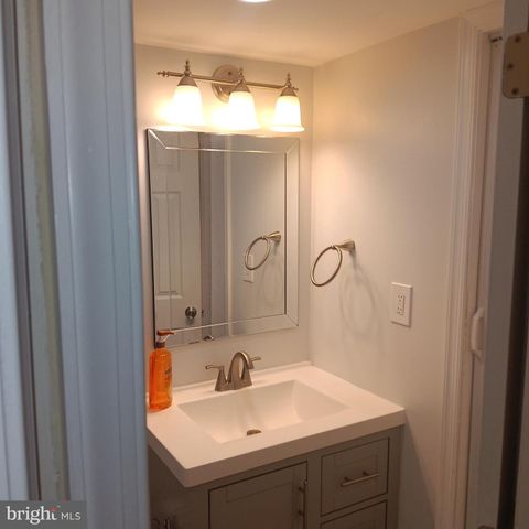 1825 ADDISON RD S, District Heights, MD 20747