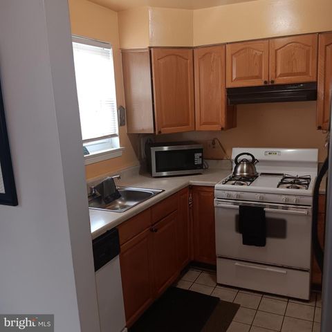 1825 ADDISON RD S, District Heights, MD 20747