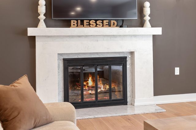 300 Camelot Way, Oakland Twp, MI 48306