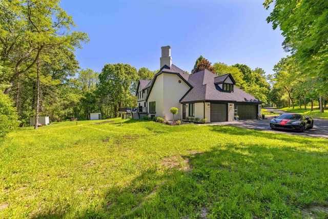 300 Camelot Way, Oakland Twp, MI 48306