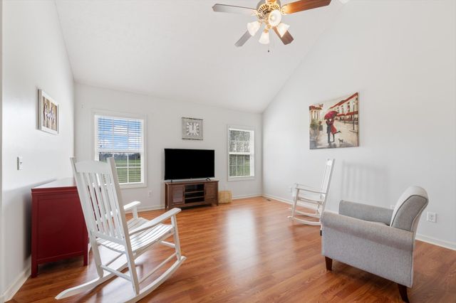 112 Beaver Creek Dr, Portland, TN 37148