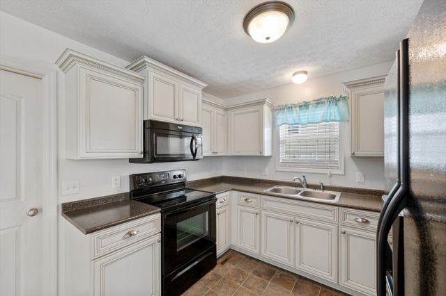 112 Beaver Creek Dr, Portland, TN 37148