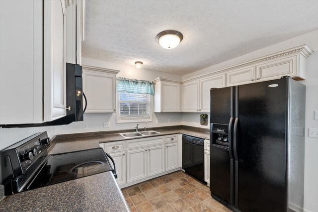 112 Beaver Creek Dr, Portland, TN 37148