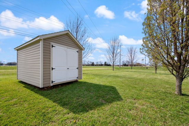 112 Beaver Creek Dr, Portland, TN 37148